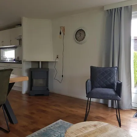 De Bijsselse Enk, Lelie *