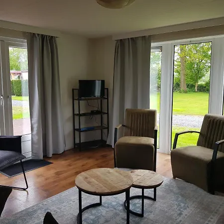 De Bijsselse Enk, Lelie Chalet